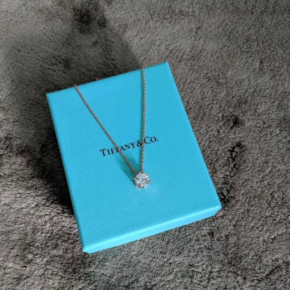 Australian Crystal Round Stone Necklace...